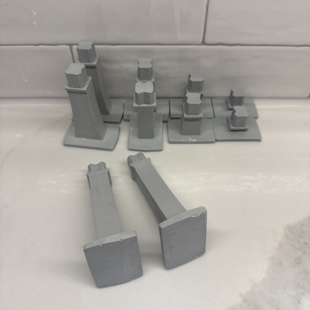 Graduated Columns / Piers 10 Pc Disney Toy Monorail Track Low Version - Gray - Picture 8 of 10